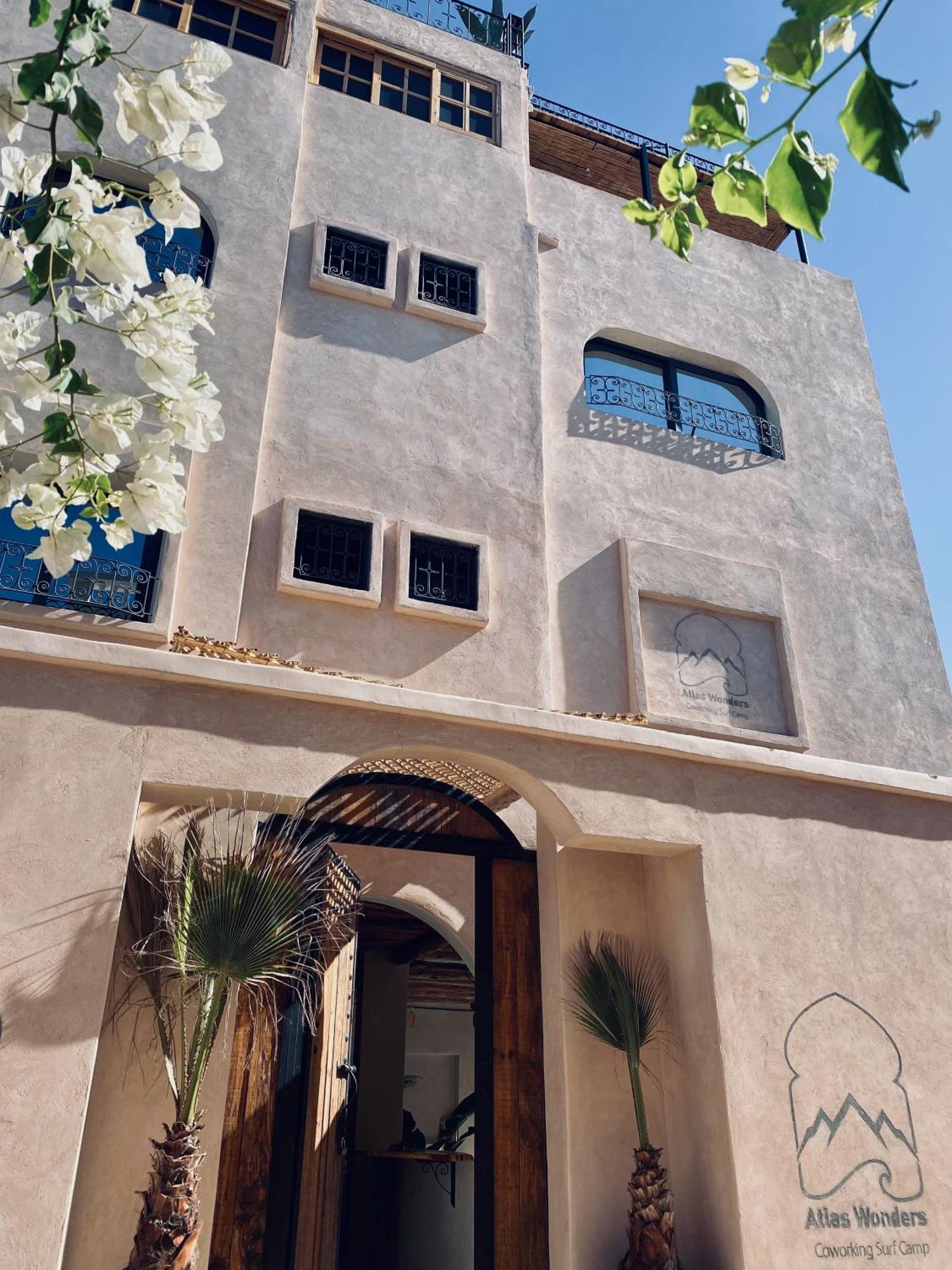 Atlas Wonders Coworking Surf Camp タガズー エクステリア 写真